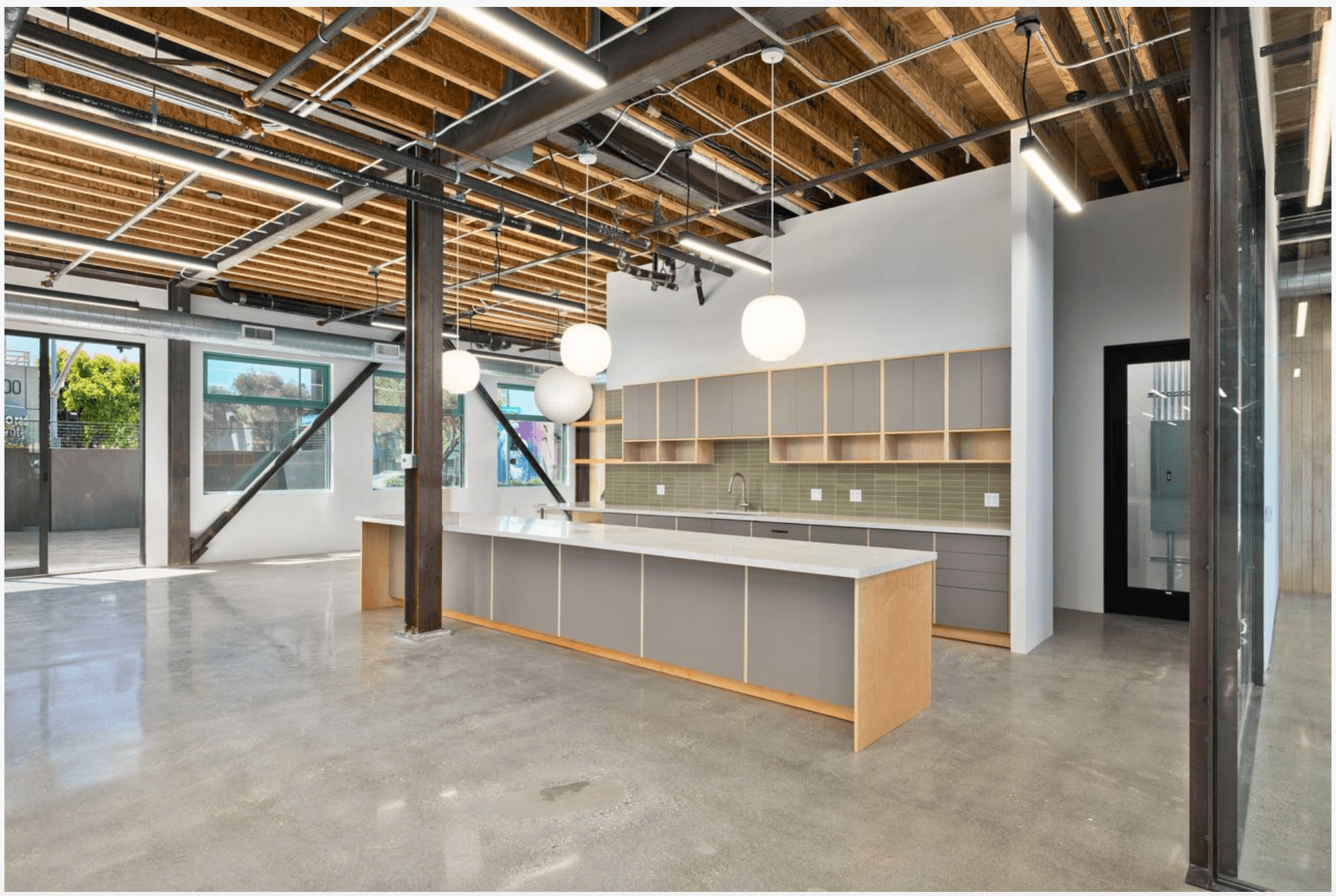 1447 Cloverfield Project Gallery